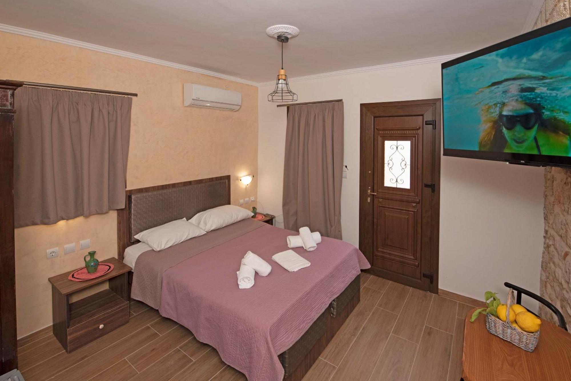 Arionos Rooms - Old Town Rhodes City ภายนอก รูปภาพ